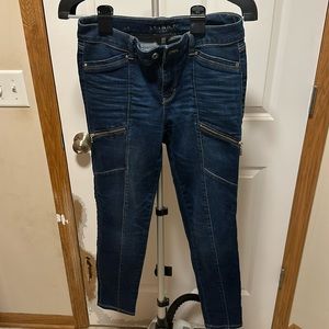 White House Black Market jeans. Like new.
